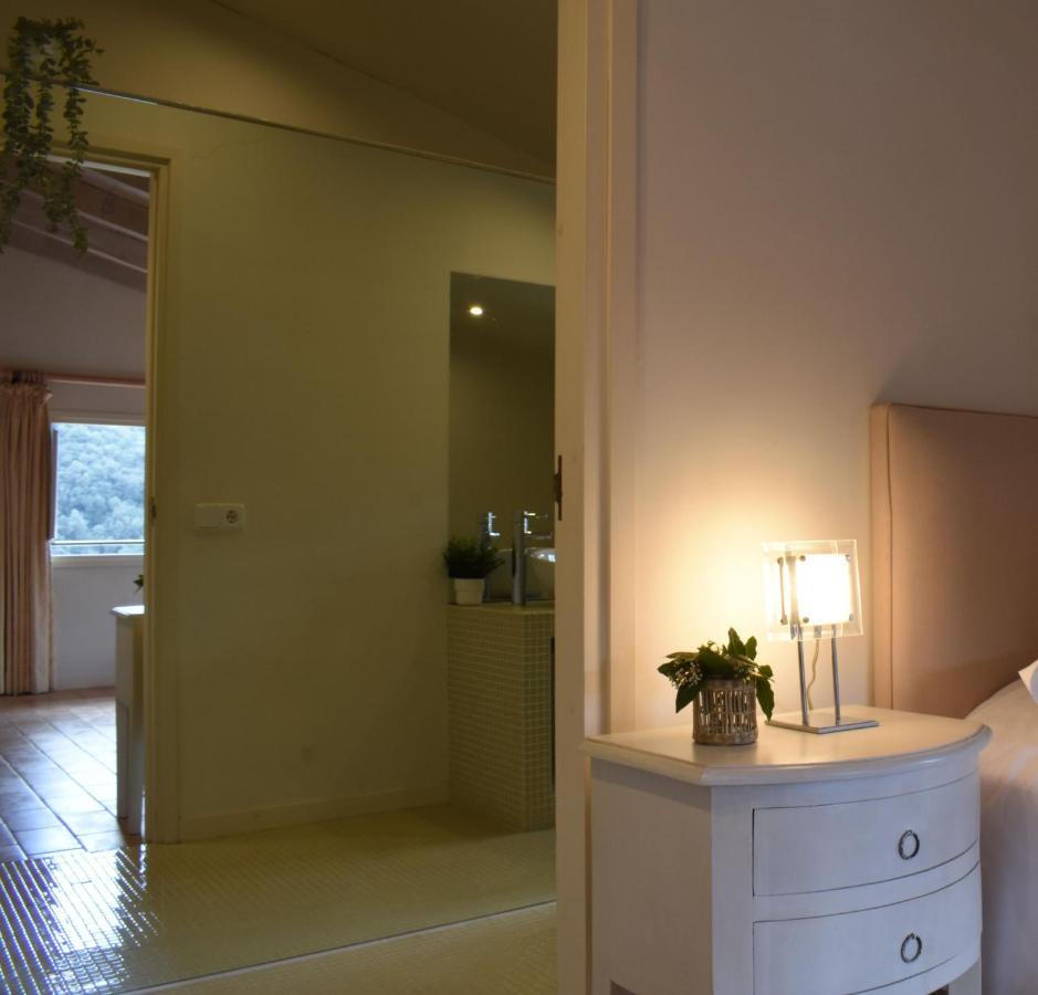 B&B Can Jan Sant Ferriol Bagian luar foto